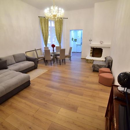 La Cristina - Big Square Apartment Sibiu Eksteriør billede